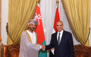 بدر عبد العاطي ونظيره العماني