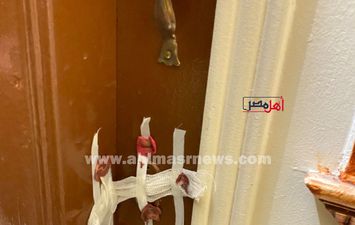 جانب من التشميع والغلق