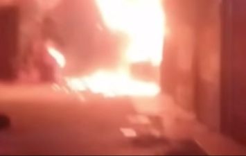 جانب من الحريق