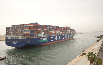 سفينه قناة السويس 