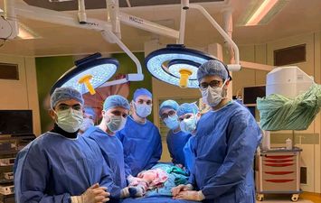 جانب من العملية الجراحية 