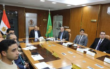 جانب من المتابعة