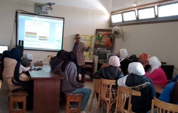 جانب من الورشة 