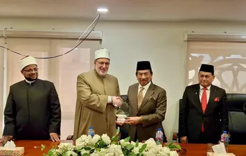 جانب من الوفد والافتتاح