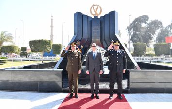 جانب من وضع الاكليل