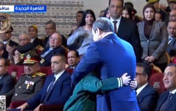 علي نجل الشهيد رامي هلال