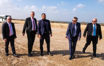 قناة السويس 