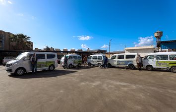 محافظ كفرالشيخ يعتمد تحديث مشروع &laquo;السيرفيس&raquo; الجديد طبقًا للهوية البصرية للمحافظة