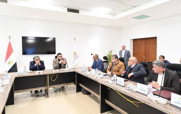 وزير الإسكان 