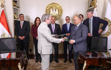 وزير الصناعة والنقل