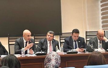 جانب من الاجتماع 