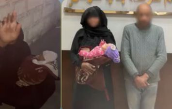 ضبط سيدة تسول برفقة طفلتها الرضيعة بالإسكندرية