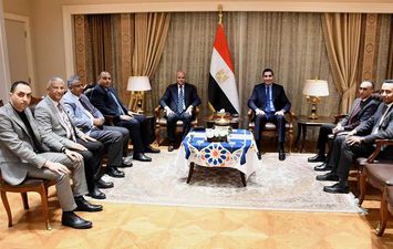 جوهر نبيل وزير الشباب والرياضة وإدارة الإسماعيلي 