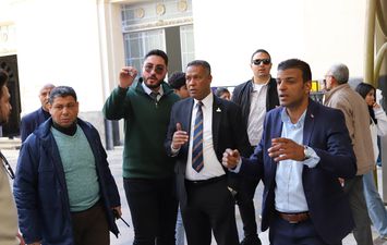 توزيع وجبات على الصائمين بمحطة مصر