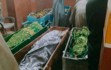 6 نعوش من عائلة واحدة 