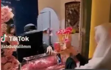 أيس كريم بالورود والعطور