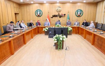 اجتماع محافظ المنوفية 