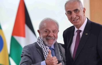 الرئيس البرازيلي يرتدي الكوفية الفلسطينية