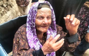 السيدة المسنة