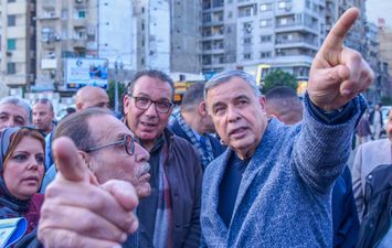 الفريق أحمد خالد خلال الجولة 