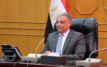 اللواء اكرم جلال محافظ الإسماعيلية الأسبق 