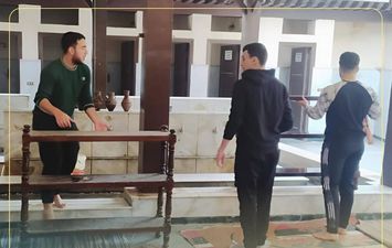 جانب من أعمال النظافة 