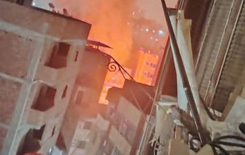 جانب من الحريق 