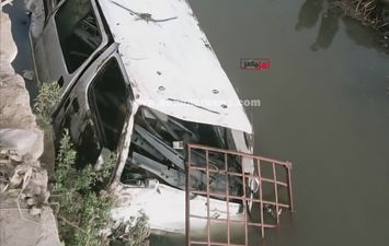 حادث انقلاب ميكروباص