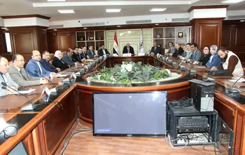 لقاء محافظ بنى سويف والنواب 