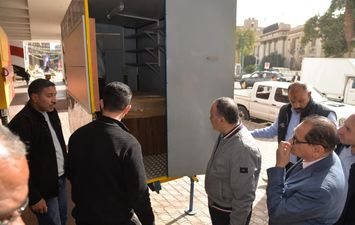 مكتبة متنقلة 