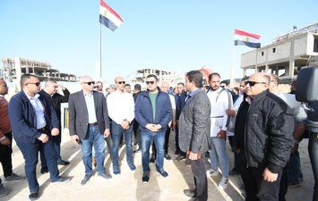 وزير الإسكان 