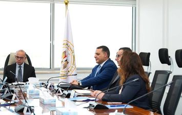 وزير الاستثمار 