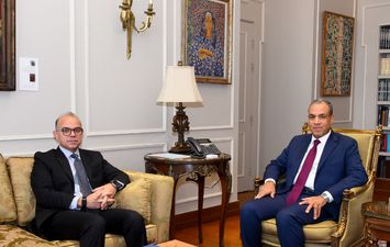 وزيرا الخارجية والاستثمار 