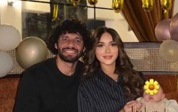 النني وزوجته 