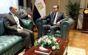 وزيرا الصحة والاستثمار