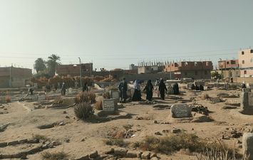 زيارة المقابر