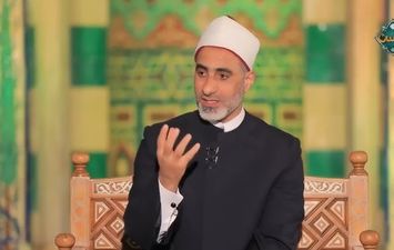 الشيخ سيد عبدالباري خطيب مسجد الفتاح العليم 