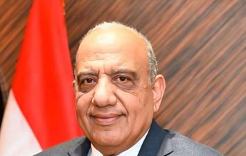  الدكتور محمود عصمت وزير الكهرباء والطاقة المتجددة