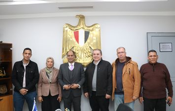 رئيس هيئة المواصفات والجودة اثناء تفقده فرعي الهيئة بالسويس والسخنة