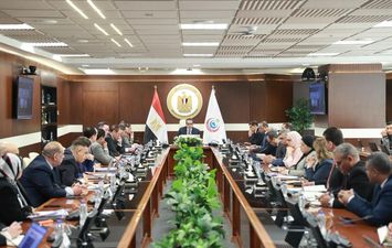 الدكتور خالد عبدالغفار وزير الصحة والسكان