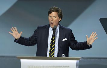 الإعلامي الأميركي تاكر كارلسون