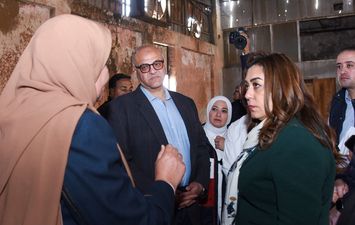 الدكتورة منال عوض في جولة بمجزر العامرية 