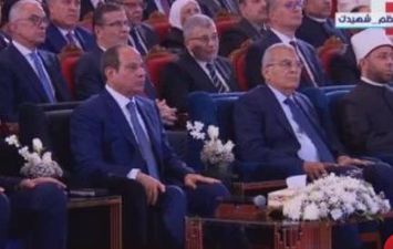 الرئيس السيسي خلال الاحتفال بليلة القدر