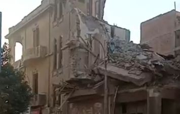 جانب من انهيار العقار