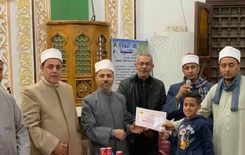 جانب من تكريم حفظه القران الكريم بالاسماعيليه  