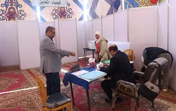 خالد صلاح عميد كلية الهندسة بأسيوط 