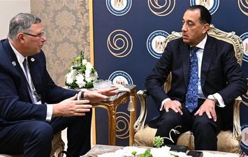 رئيس الوزراء ورئيس شركة توتال إنرجيز