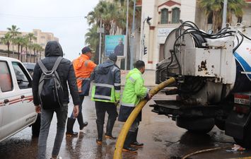 سيارات شركة الصرف الصحي في الإسكندرية