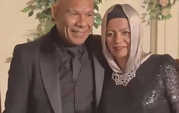 كابتن الشحات مبروك وزوجته الراحلة 