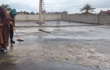 كسح مياه الأمطار من أسطح المساجد 